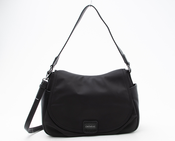 High-End Retouching – before example: Bag & Accessory Retouching